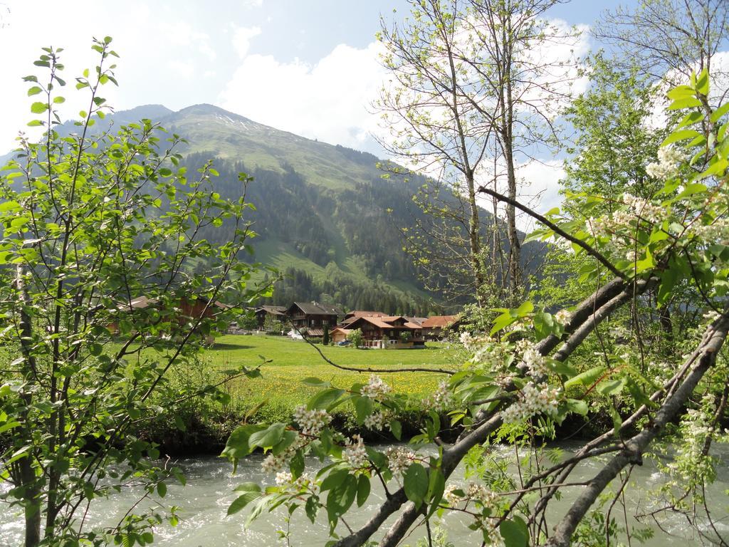 Appartamento Casa Antica Gstaad Esterno foto