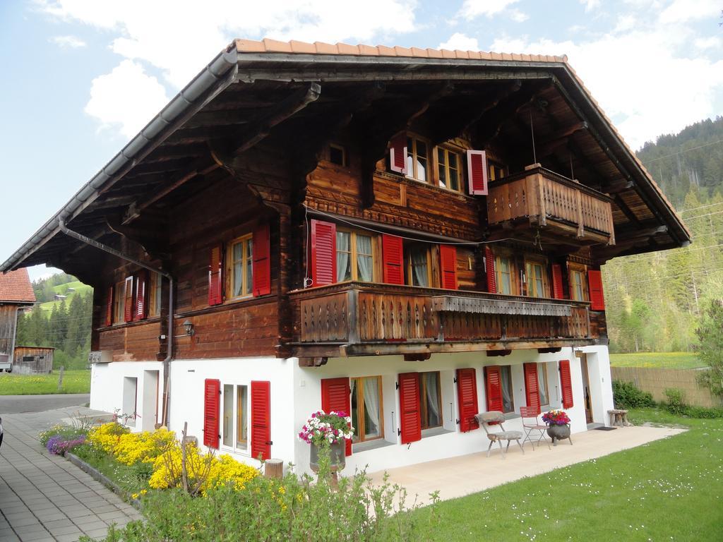 Appartamento Casa Antica Gstaad Esterno foto