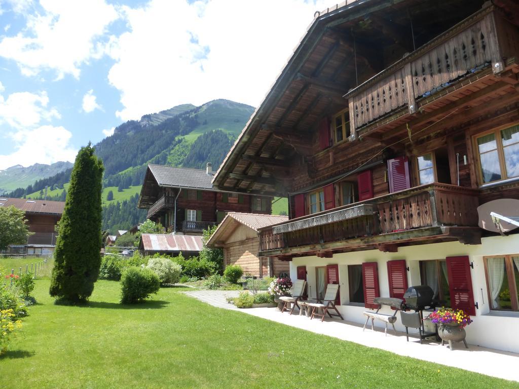 Appartamento Casa Antica Gstaad Esterno foto